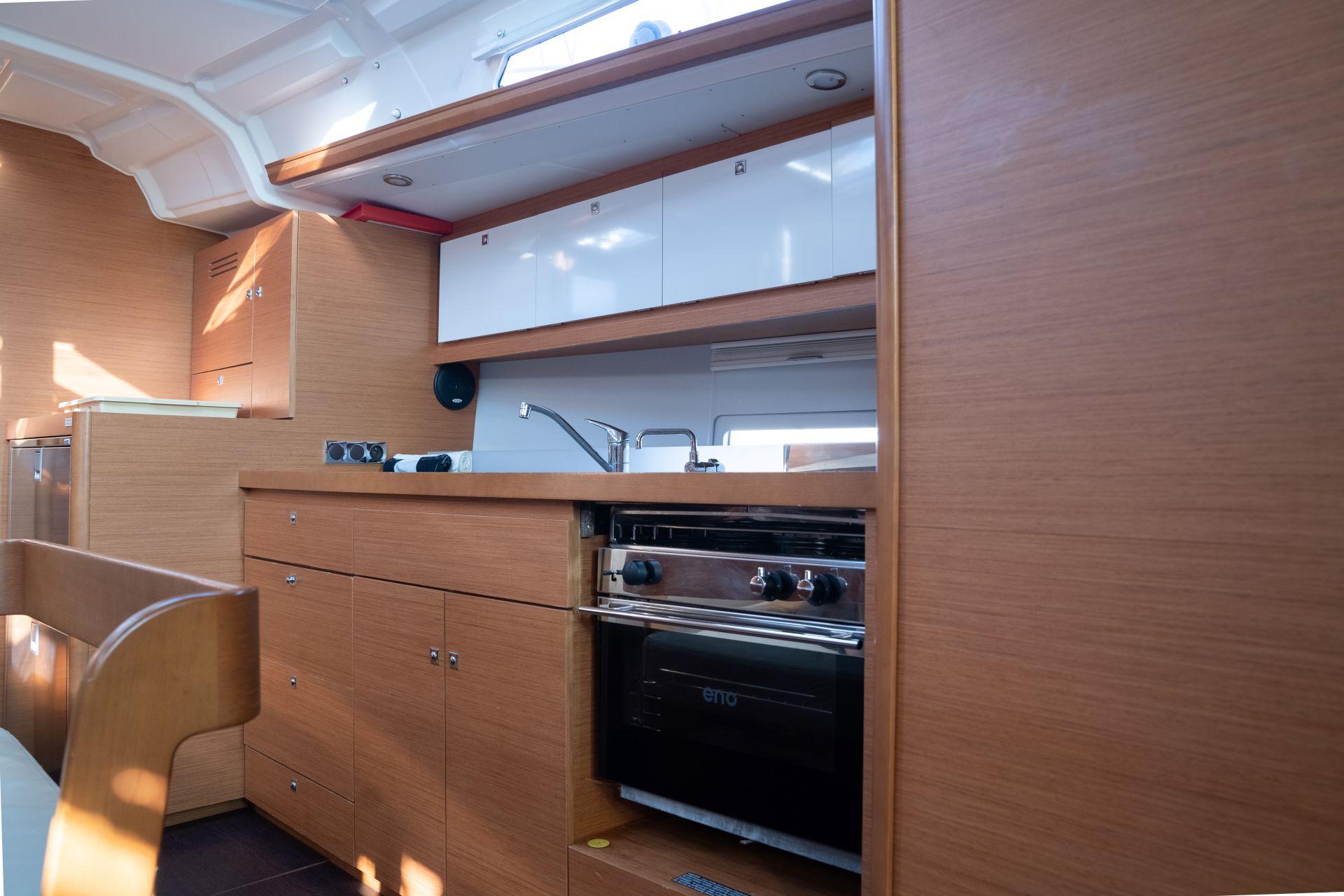 Dufour 430 GL, picture 5