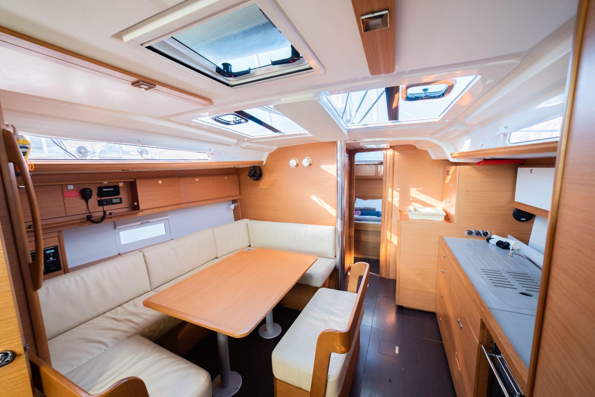 Dufour 430 GL, picture 7