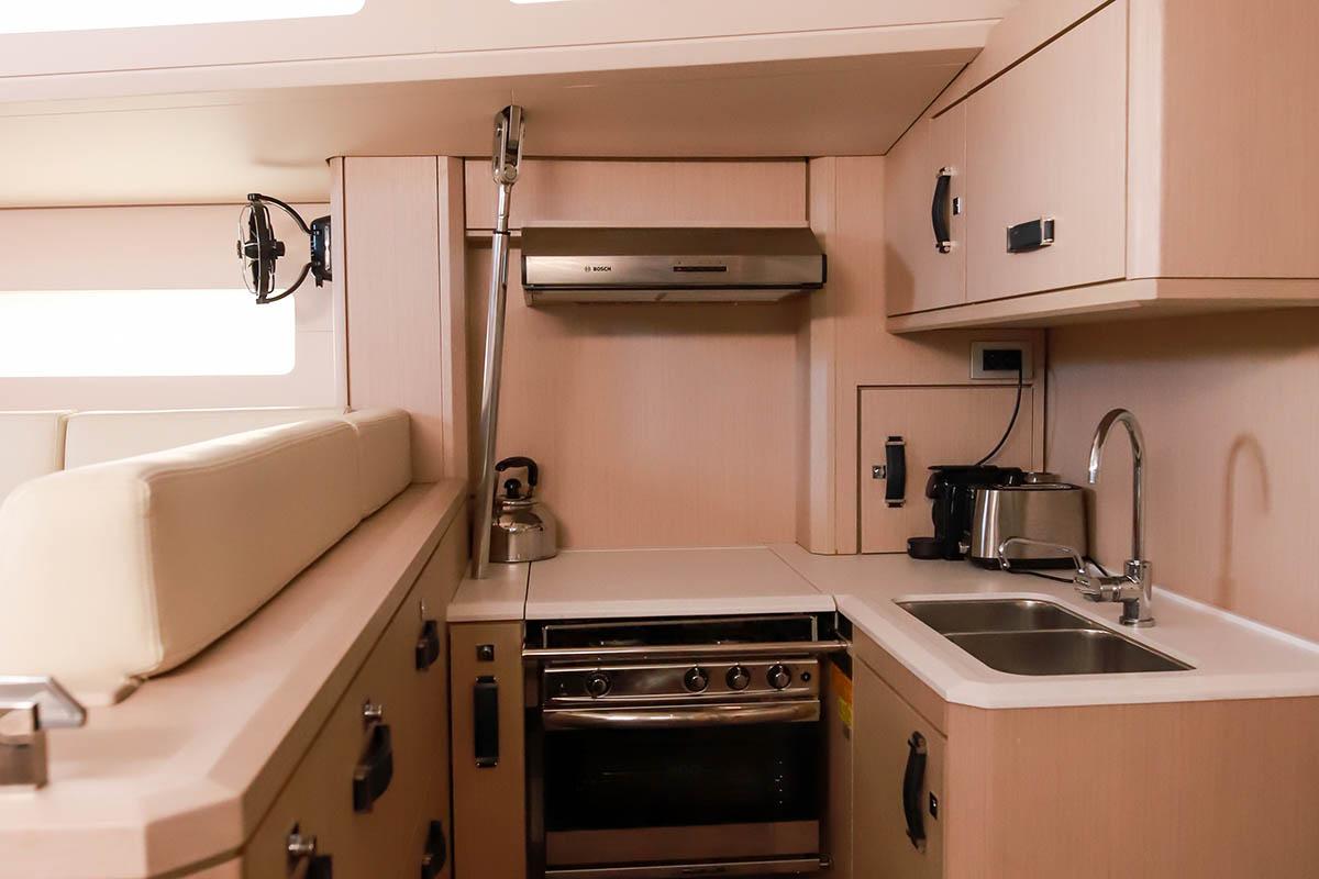 Jeanneau 60, picture 11