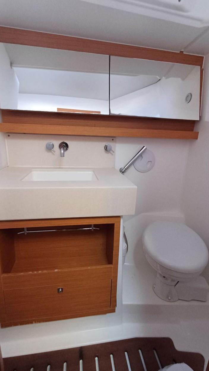 Dufour 470 - 4 + 1 cab., picture 9