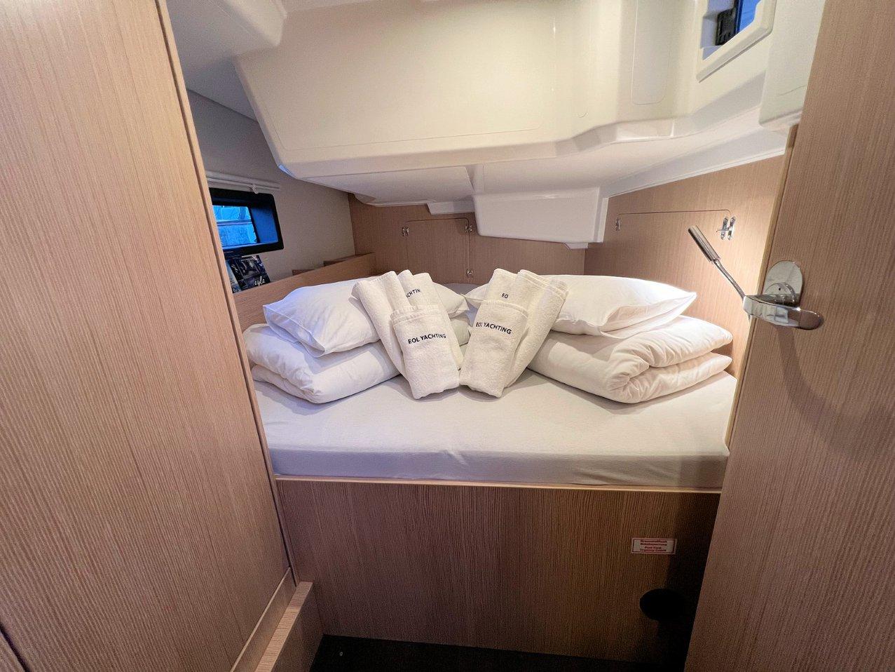 Bavaria C38, picture 29