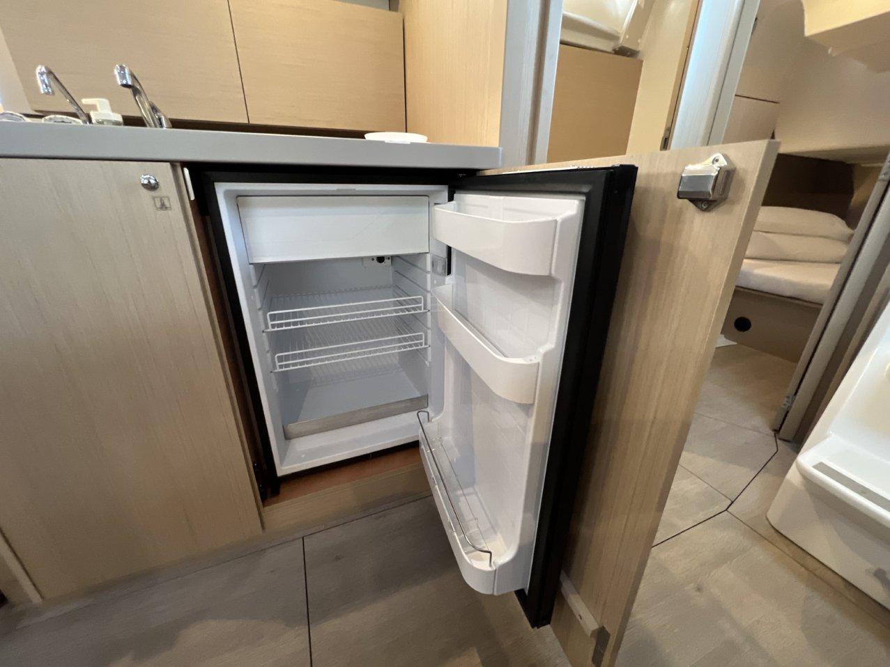 Oceanis 38.1, picture 26