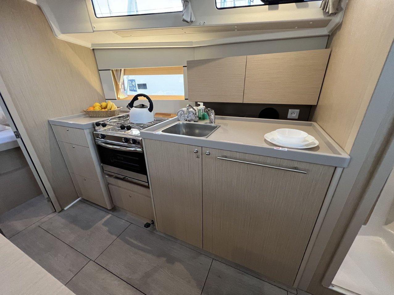 Oceanis 38.1, picture 23