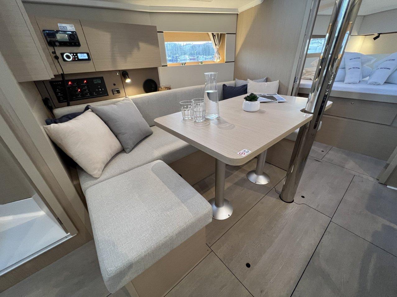 Oceanis 38.1, picture 21