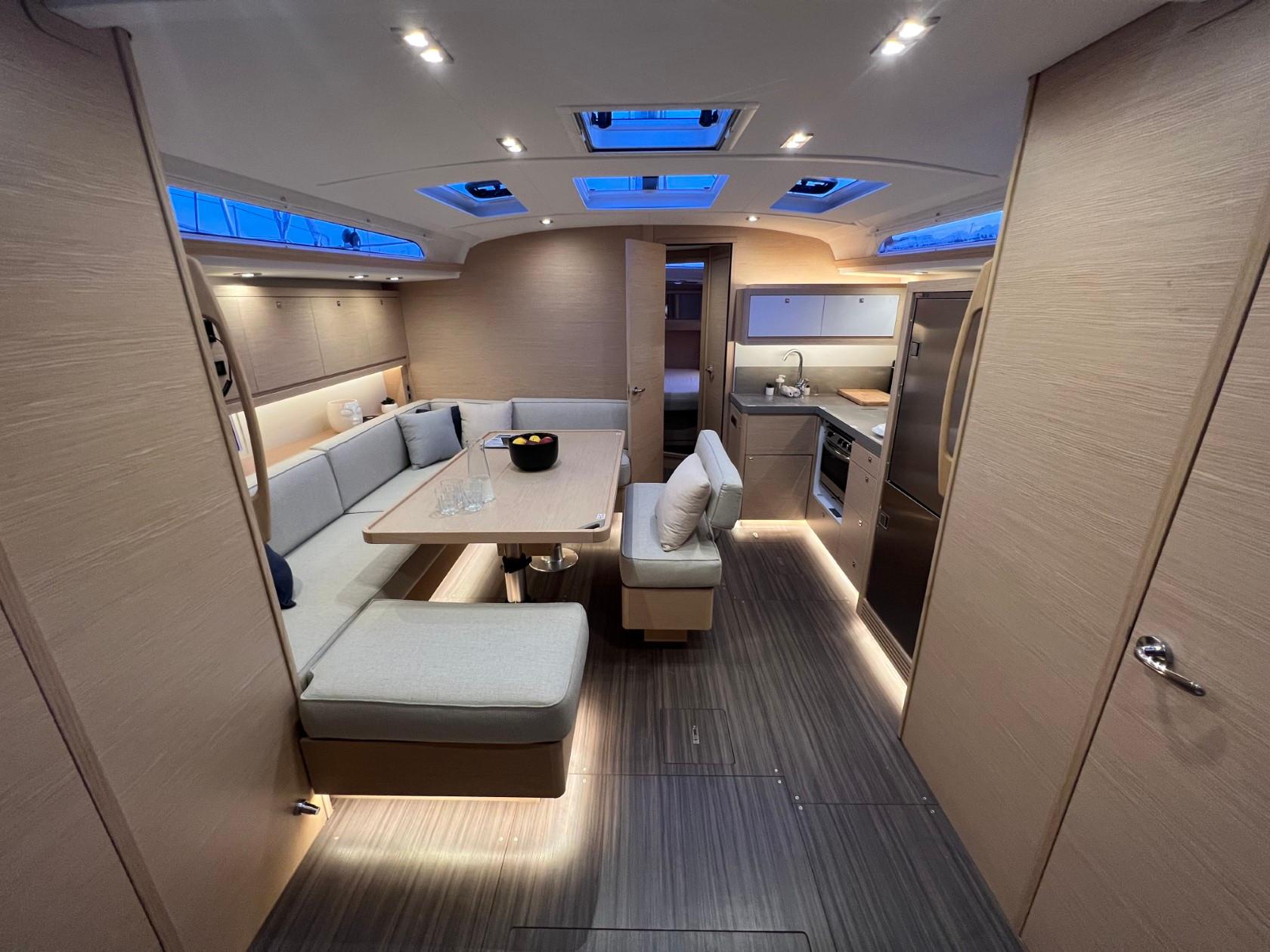 Dufour 470 - 5 cab., picture 25