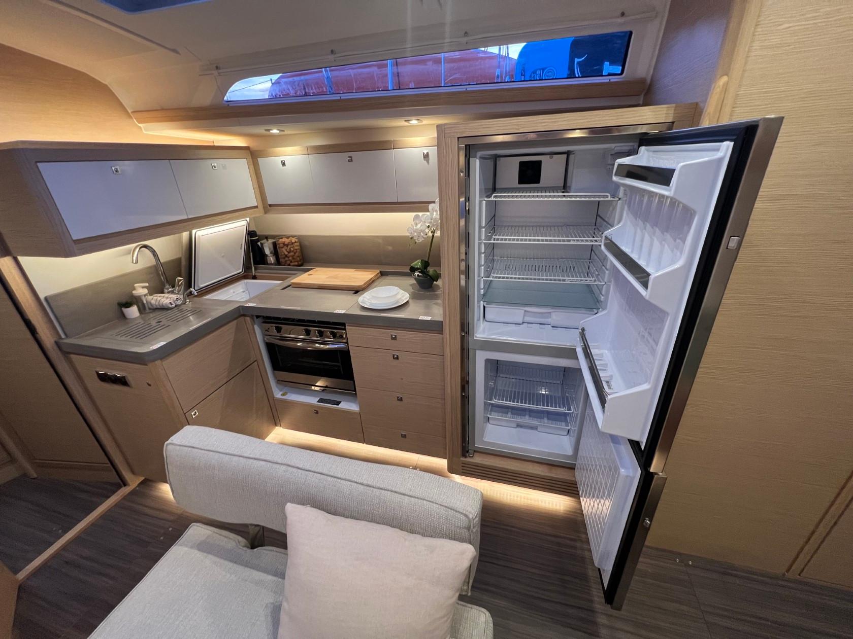 Dufour 470 - 5 cab., picture 32