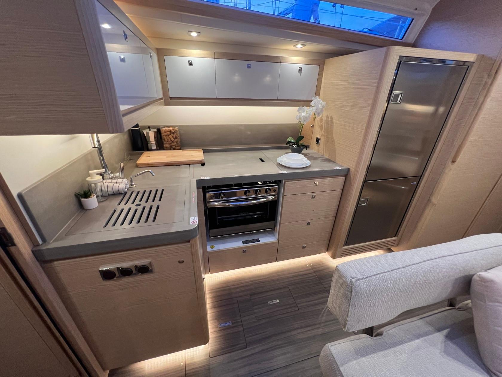 Dufour 470 - 5 cab., picture 33
