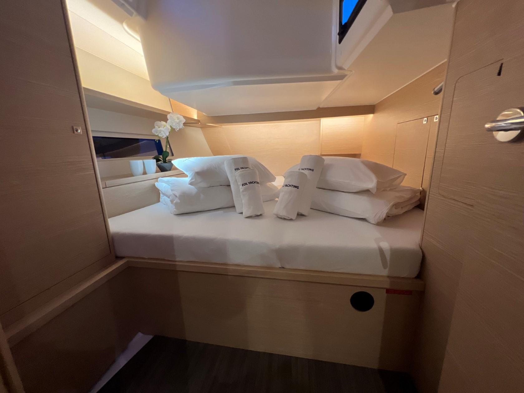 Dufour 470 - 5 cab., picture 36