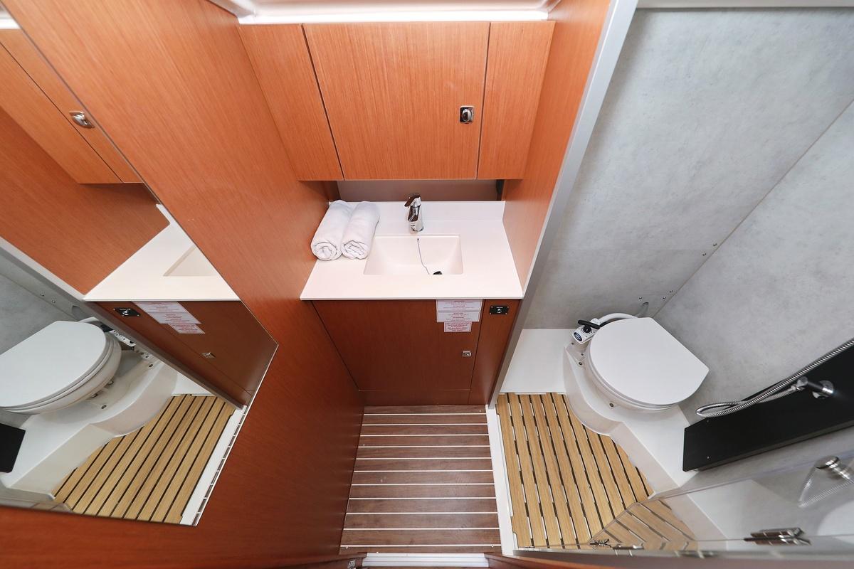 Bavaria C42, picture 20