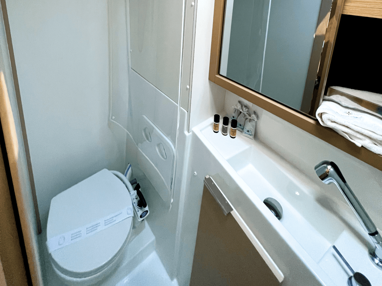 Lagoon 40 - 4 + 2 cab, picture 19