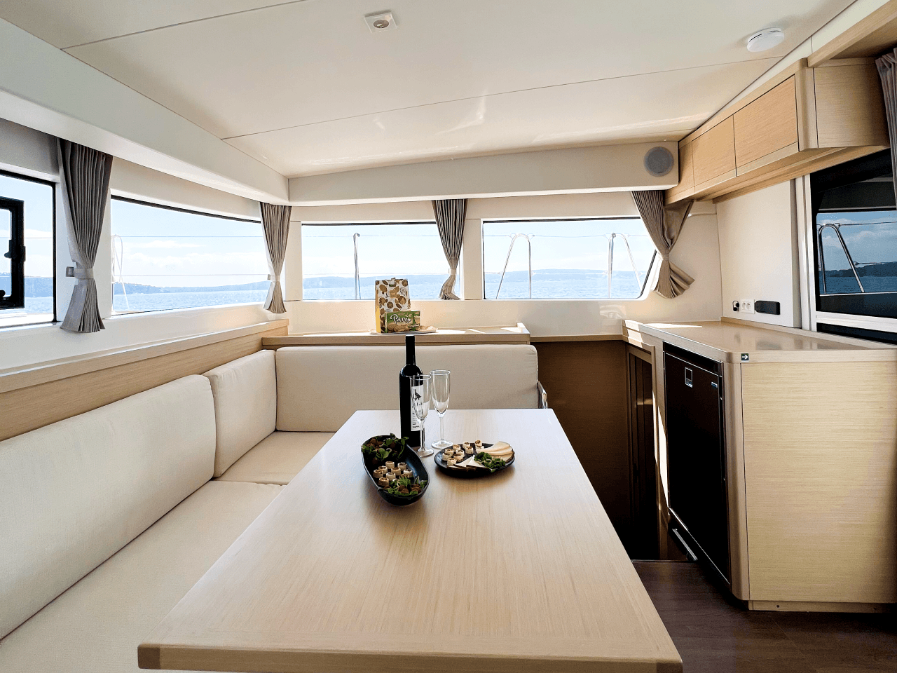 Lagoon 40 - 4 + 2 cab, picture 9