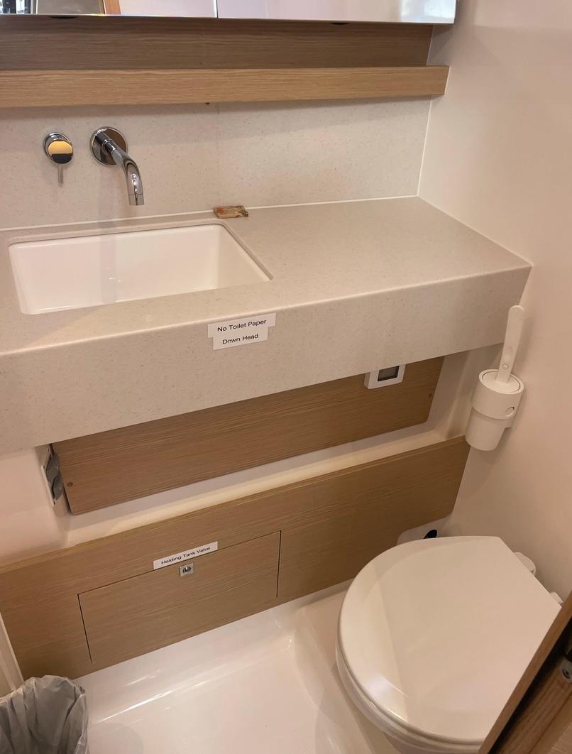 Dufour 470 - 3 cab., picture 16