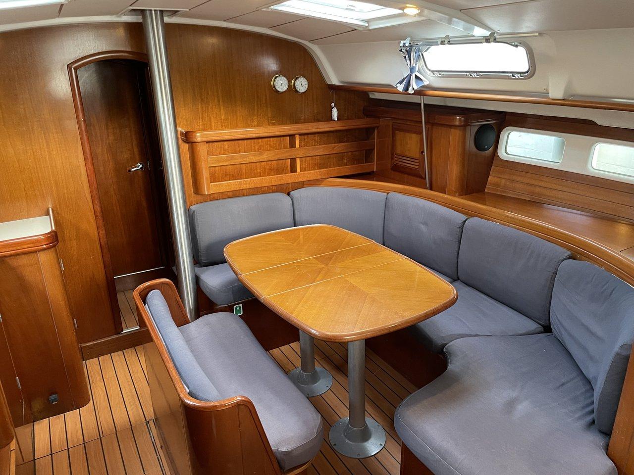 Oceanis 411 Celebration, picture 12