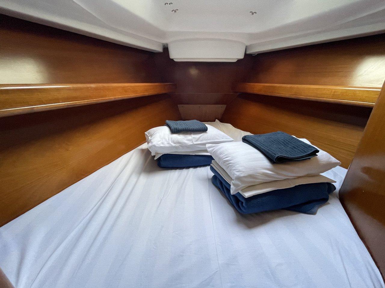 Oceanis 411 Celebration, picture 14