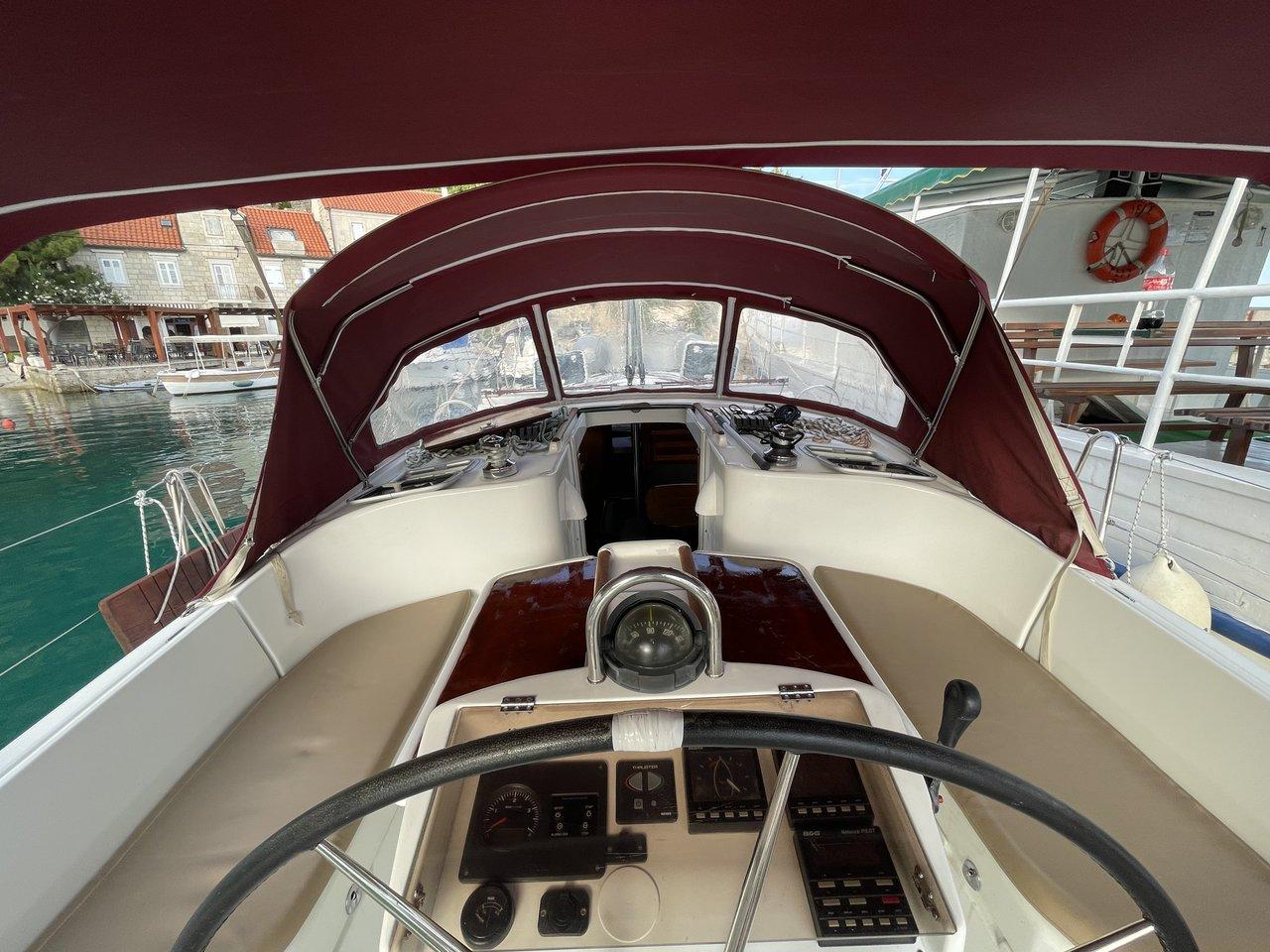 Oceanis 411 Celebration, picture 9