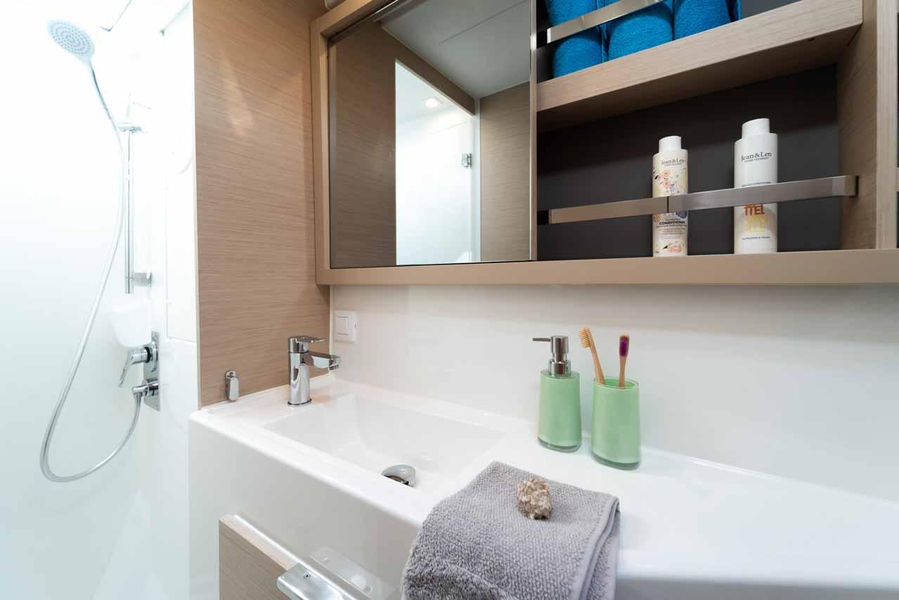 Lagoon 40 - 4 + 2 cab, picture 24