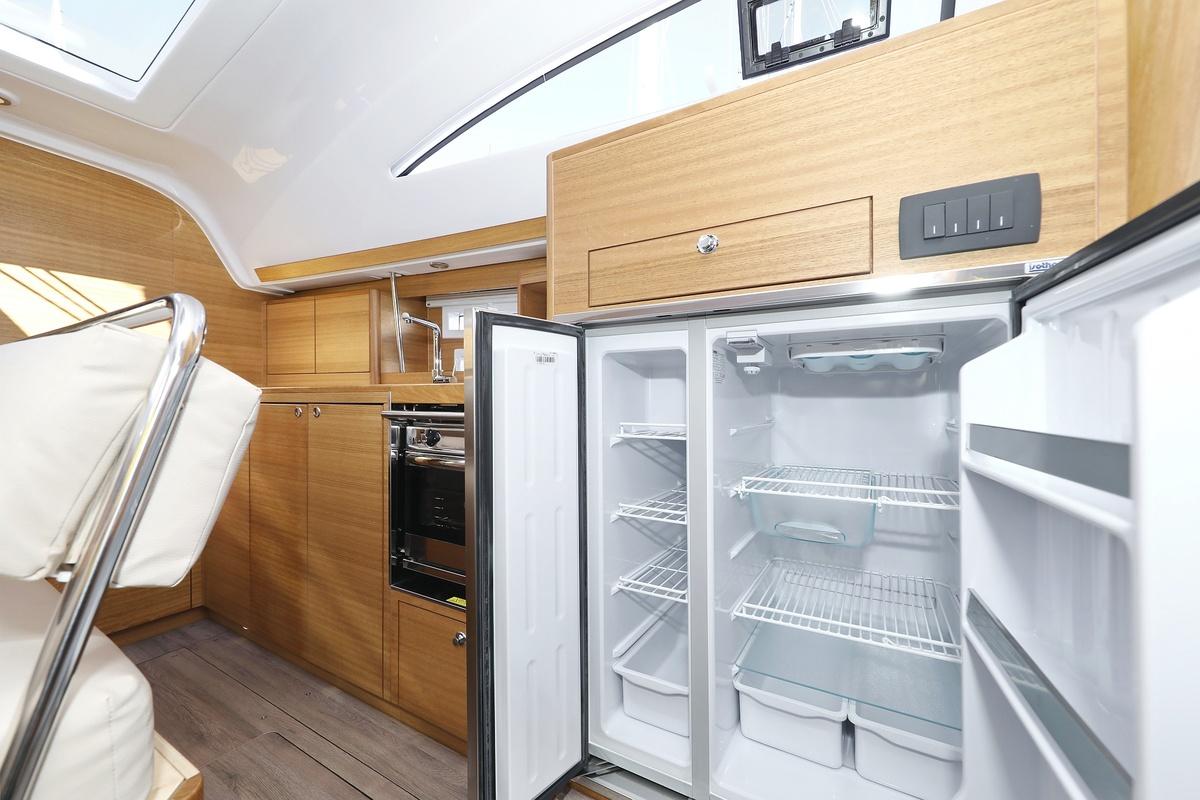 Elan Impression 45.1, picture 15