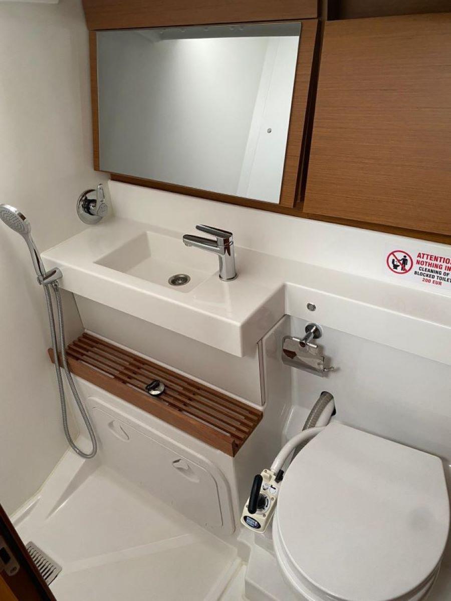 Sun Odyssey 440 - 4 cab., picture 16