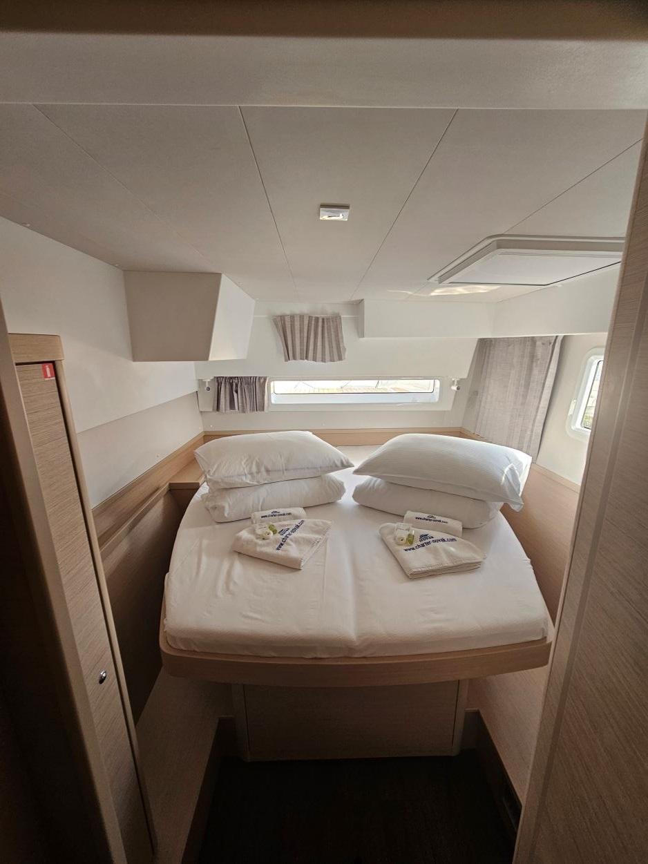 Lagoon 42 - 4 + 2 cab., picture 11