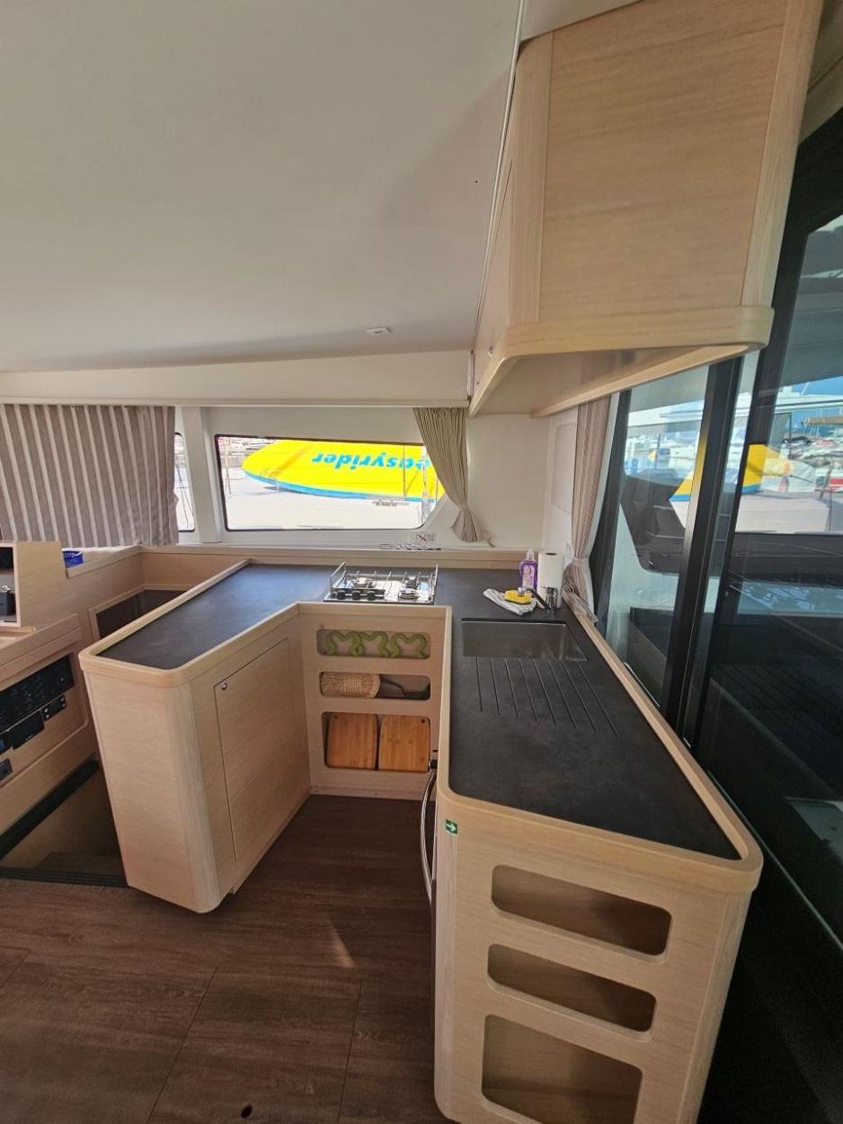 Lagoon 42 - 4 + 2 cab., picture 4