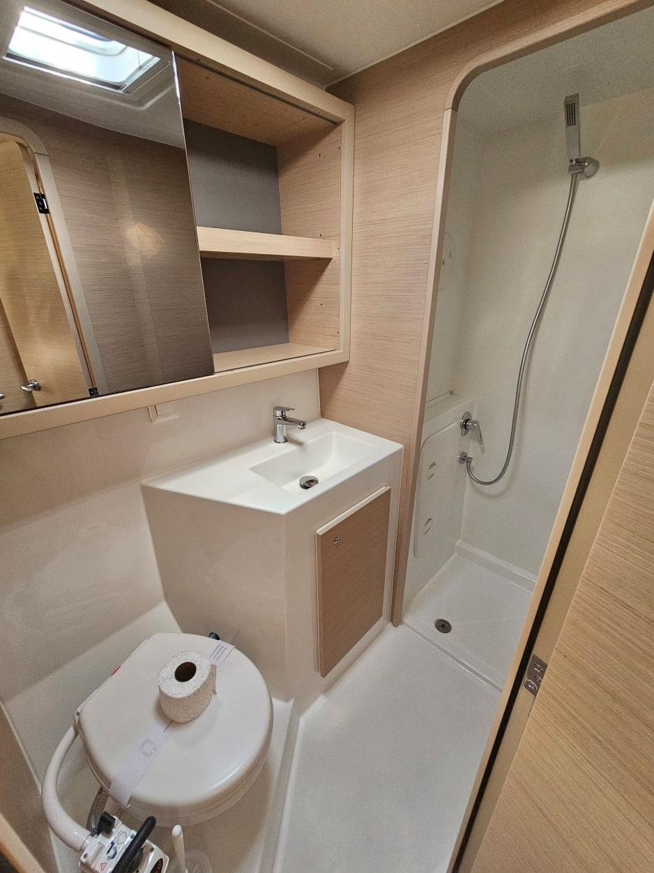 Lagoon 42 - 4 + 2 cab., picture 16