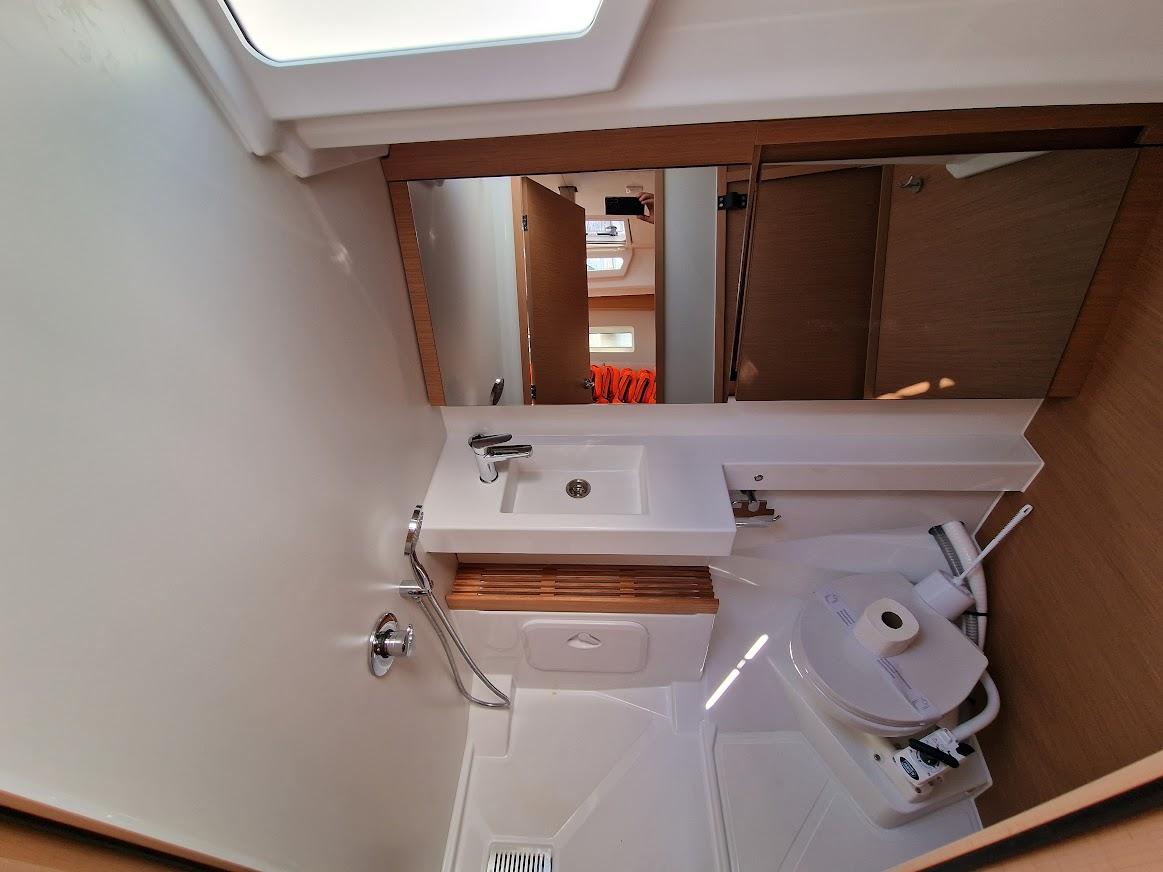 Sun Odyssey 440 - 4 cab., picture 15