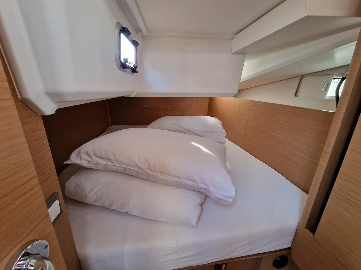 Sun Odyssey 440 - 4 cab., picture 12