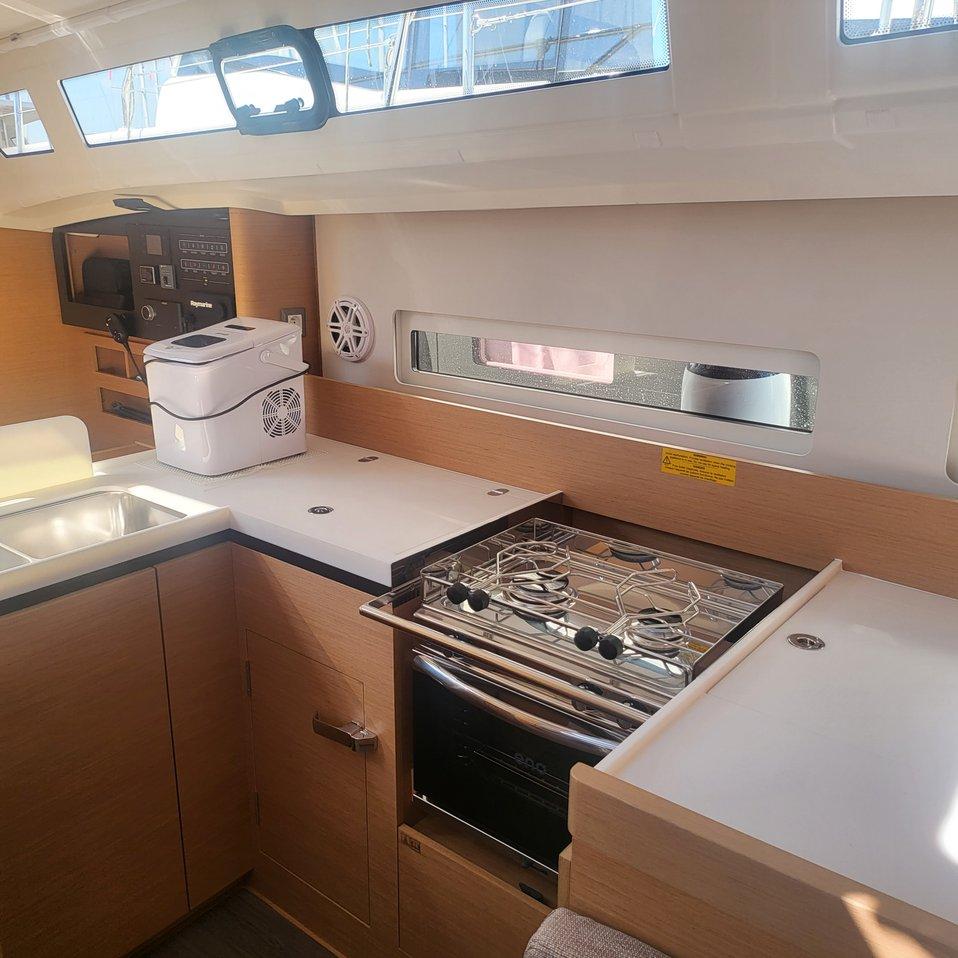 Sun Odyssey 410 - 3 cab., picture 8