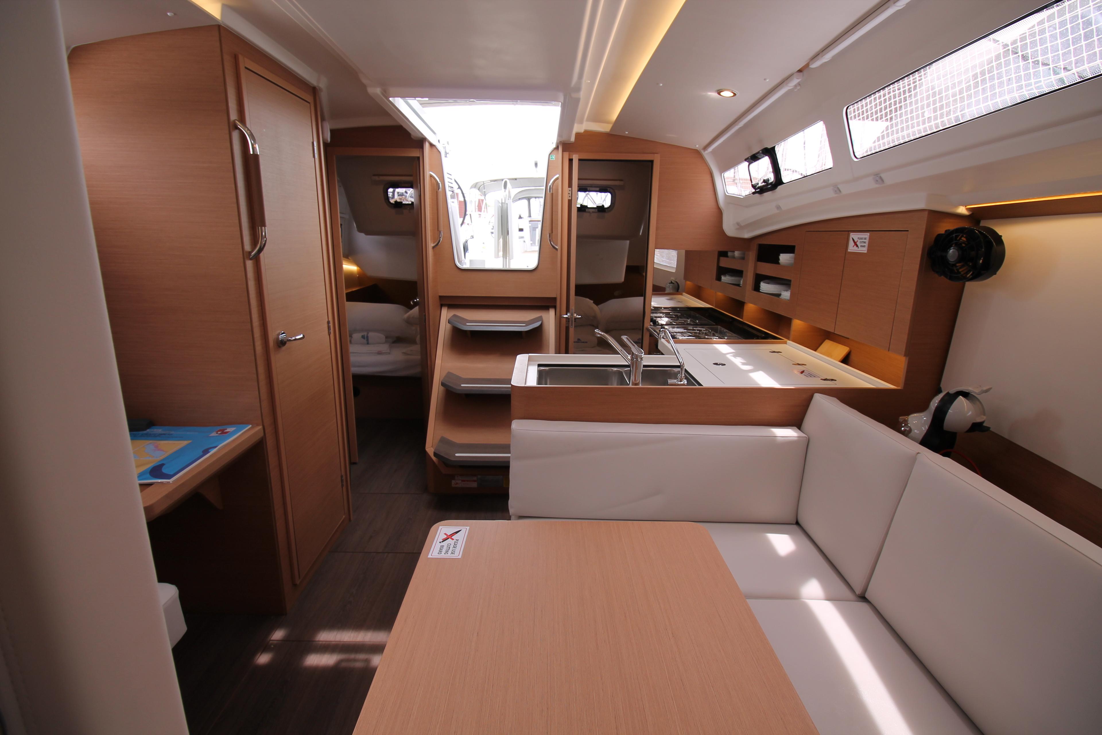 Sun Odyssey 380 - 3 cab., picture 7