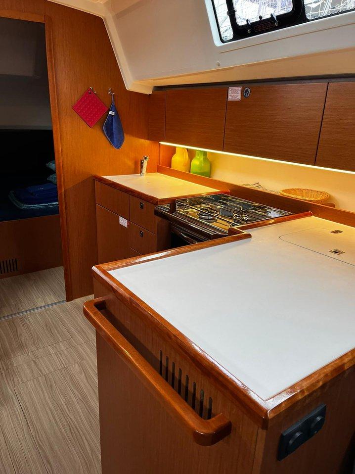 Bavaria C42, picture 5