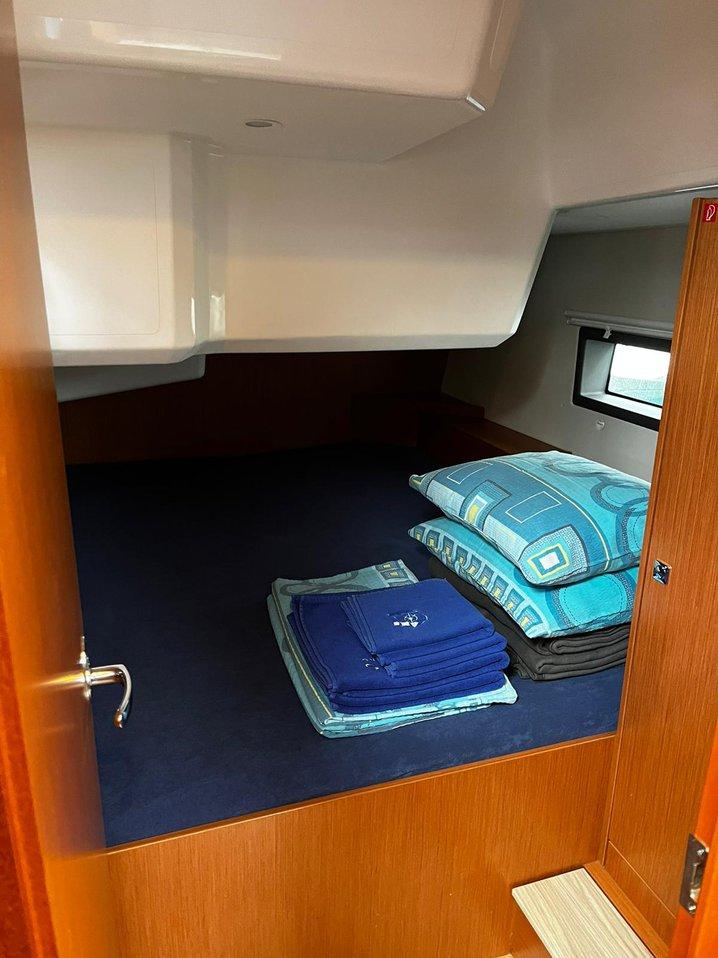 Bavaria C42, picture 9