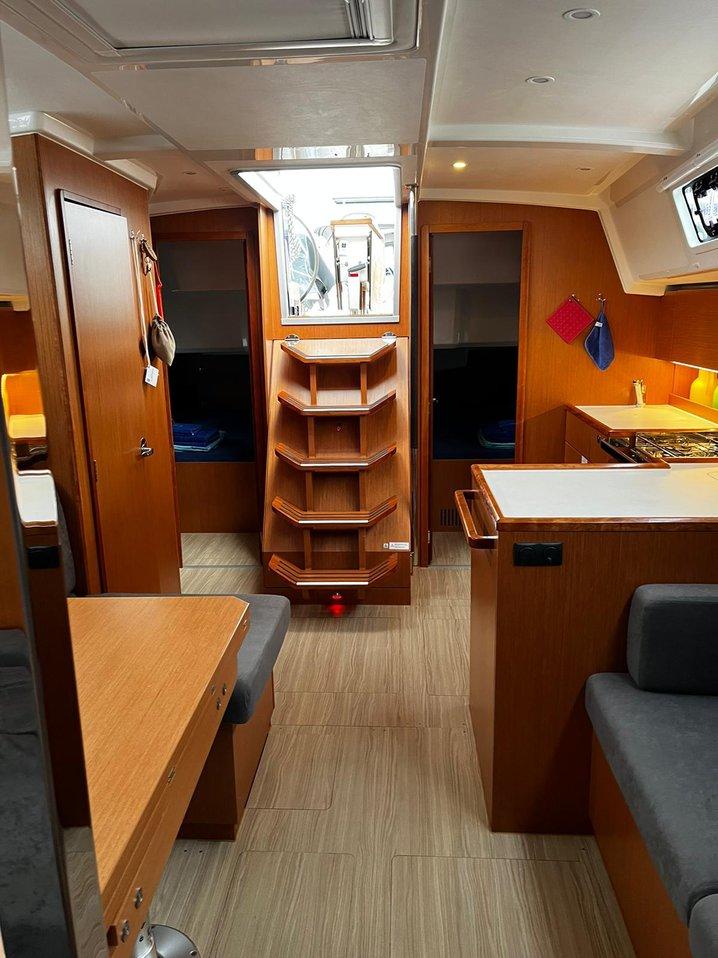 Bavaria C42, picture 4