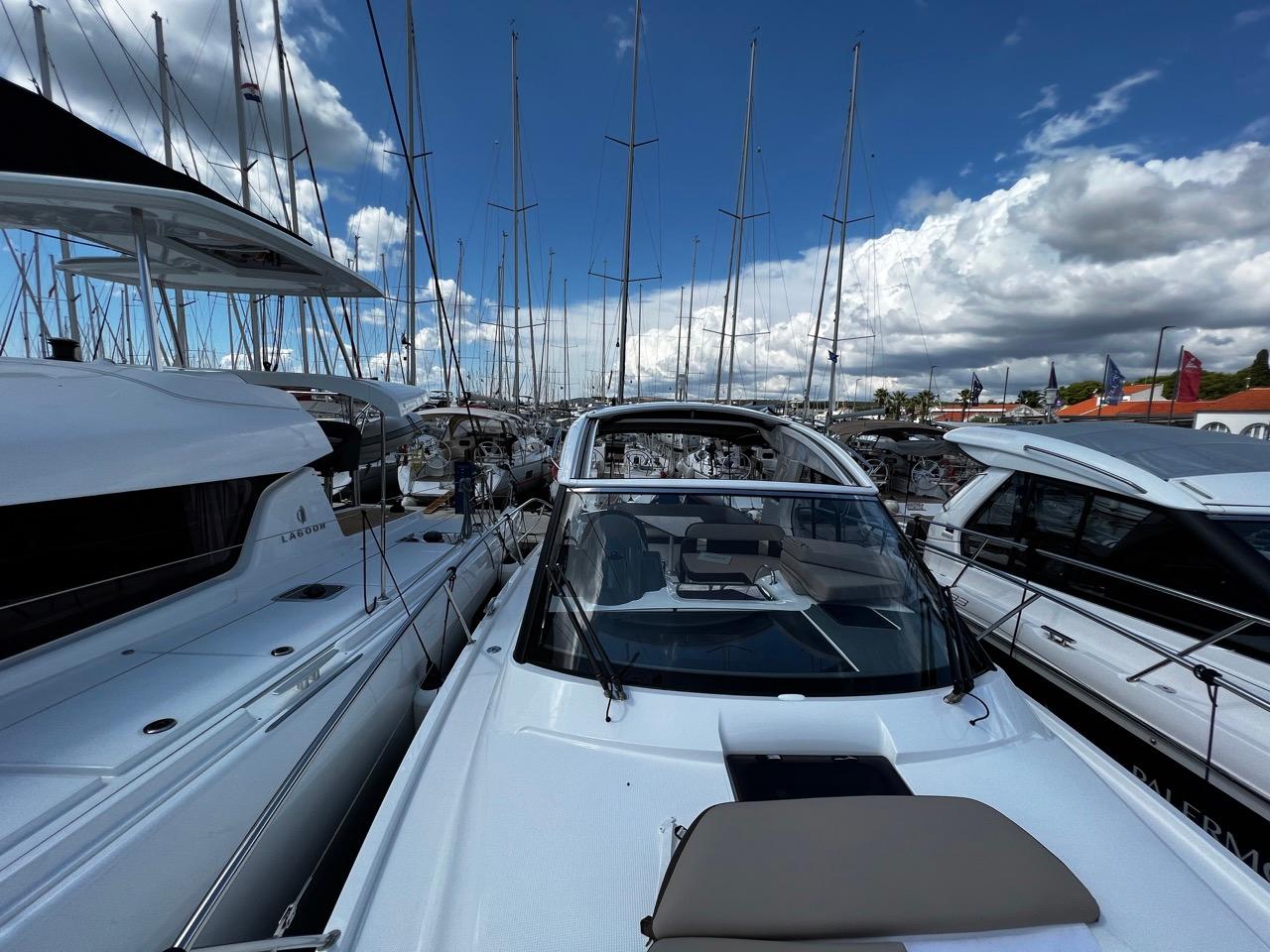 Bavaria 33 Sport HT, picture 9