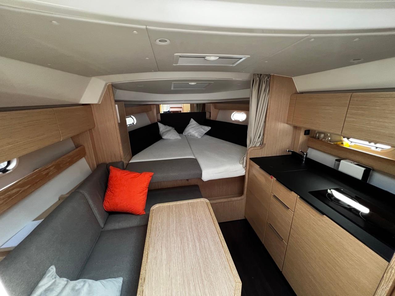 Bavaria 33 Sport HT, picture 13