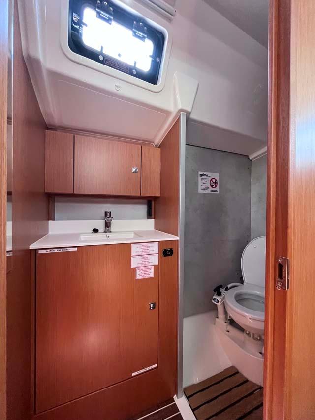 Bavaria C38, picture 16