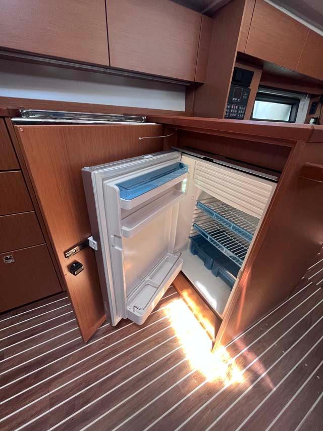 Bavaria C38, picture 11