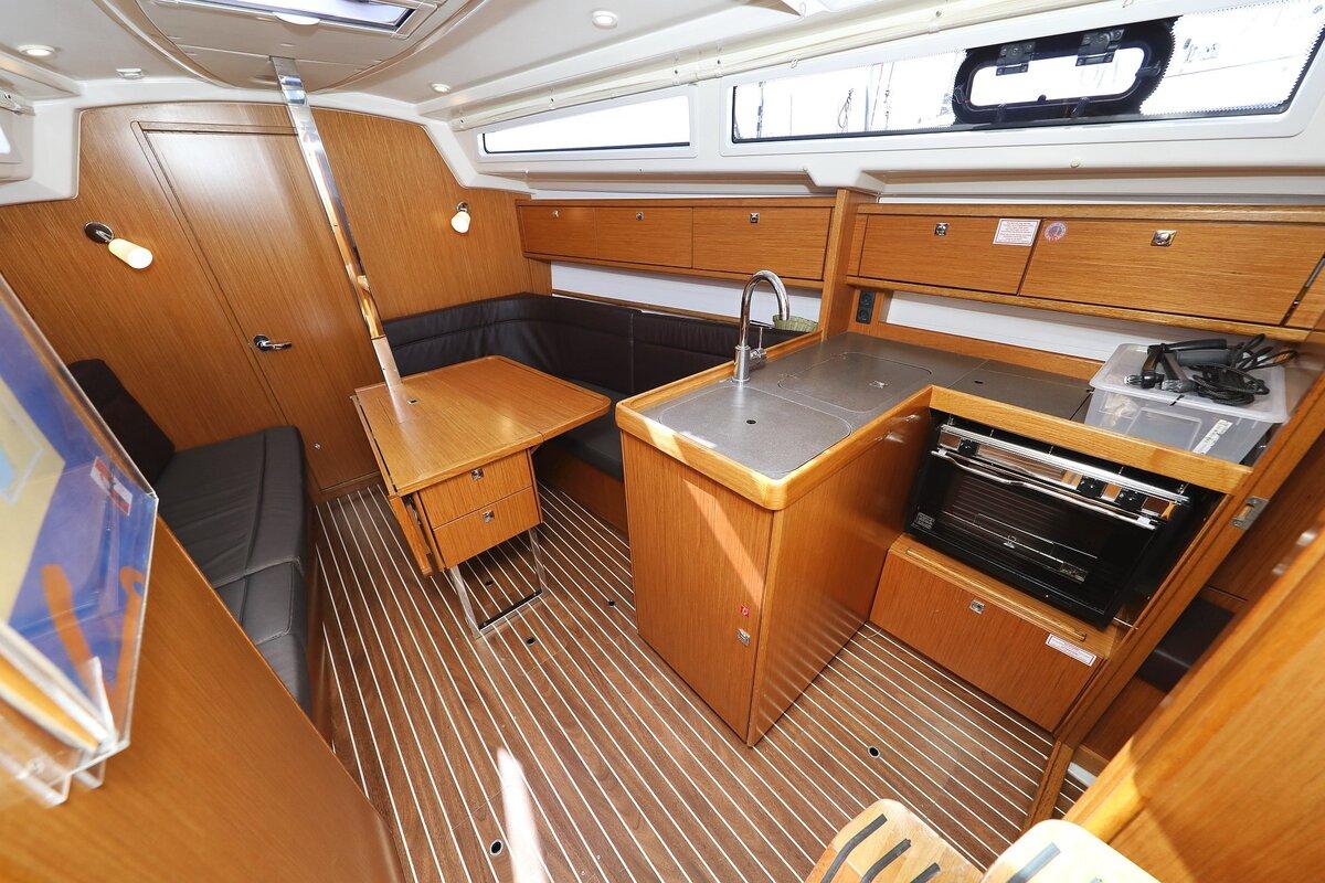Bavaria Cruiser 34, picture 12