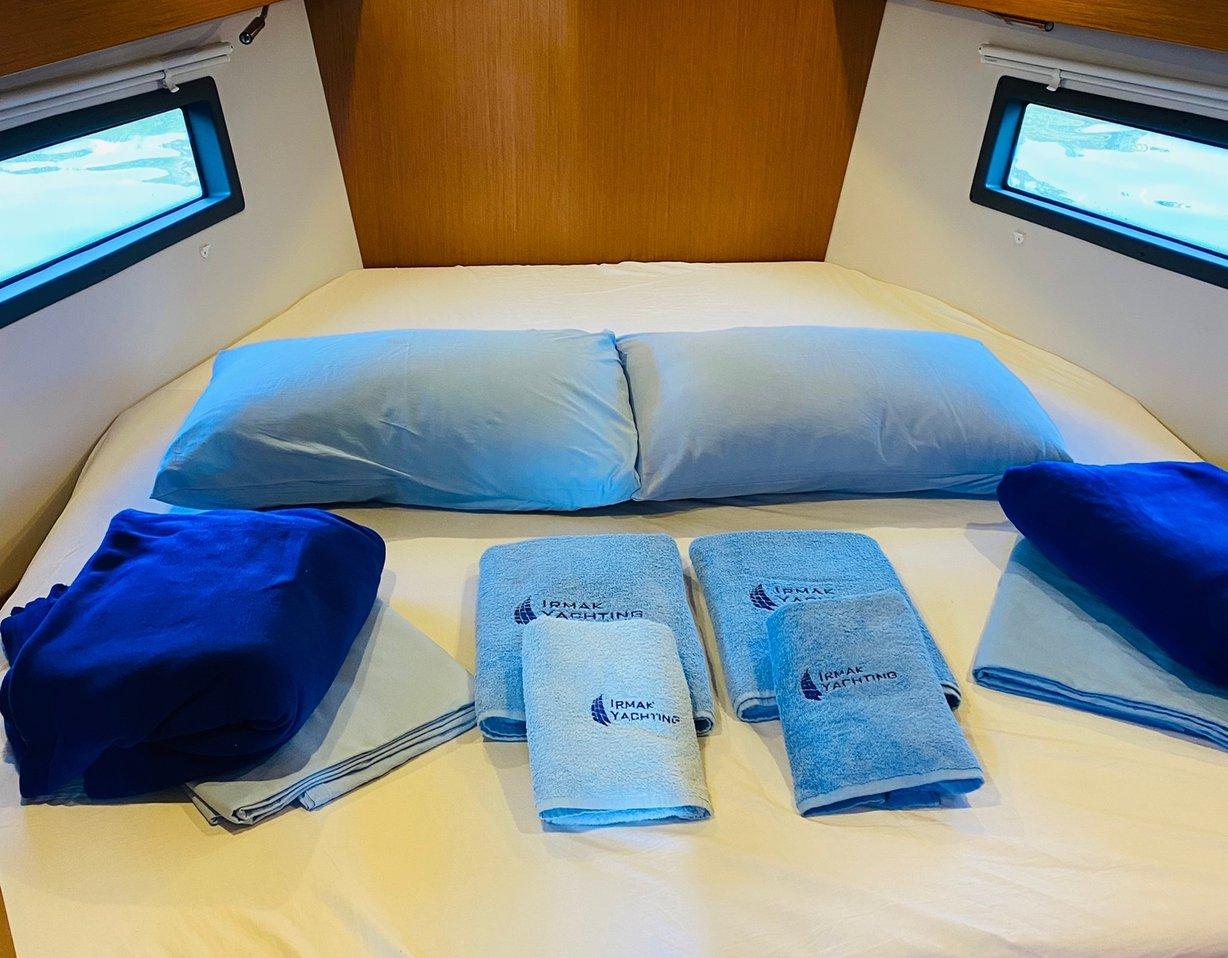 Bavaria C38, picture 12