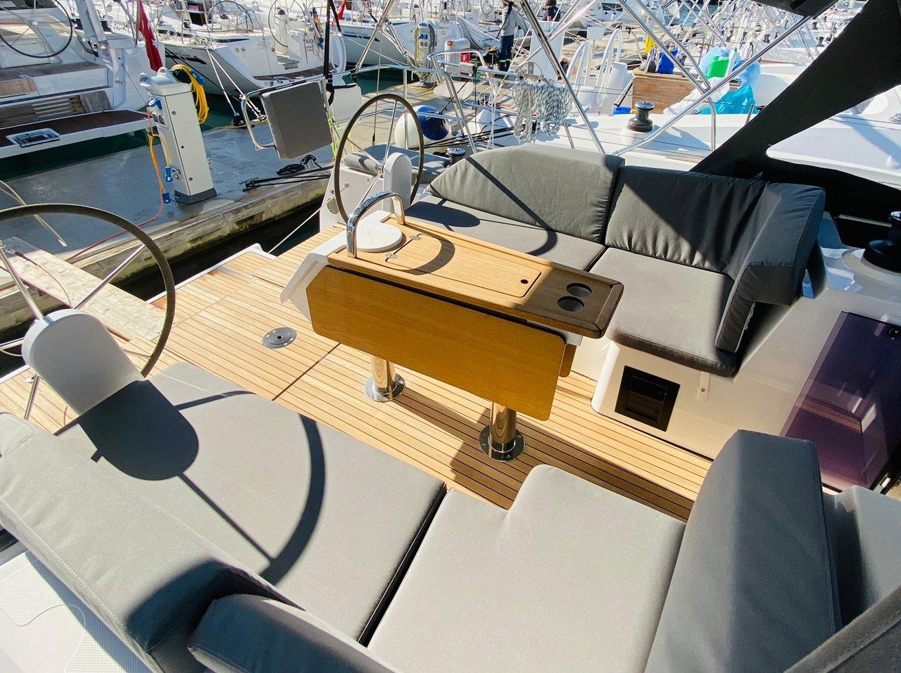 Bavaria C38, picture 4