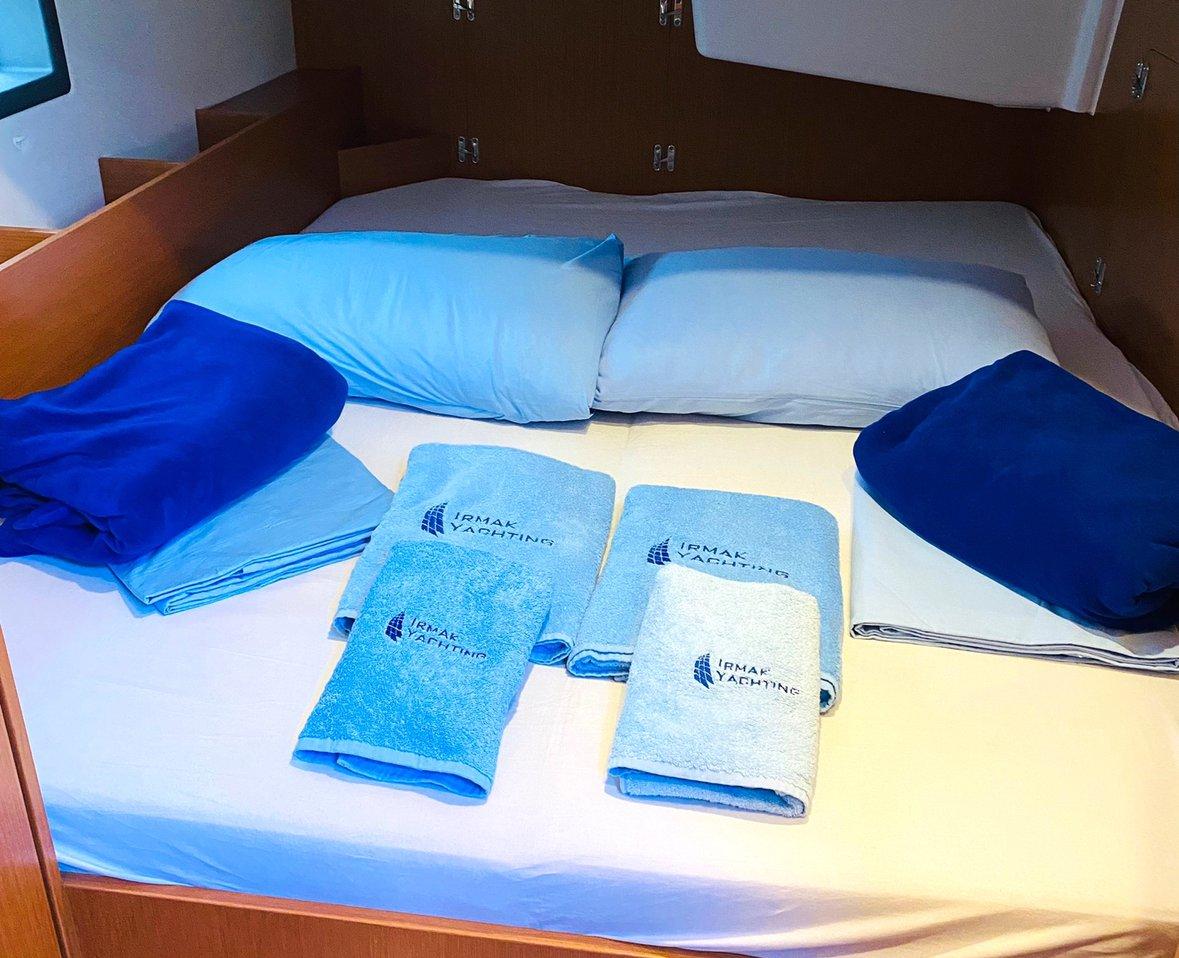 Bavaria C38, picture 11