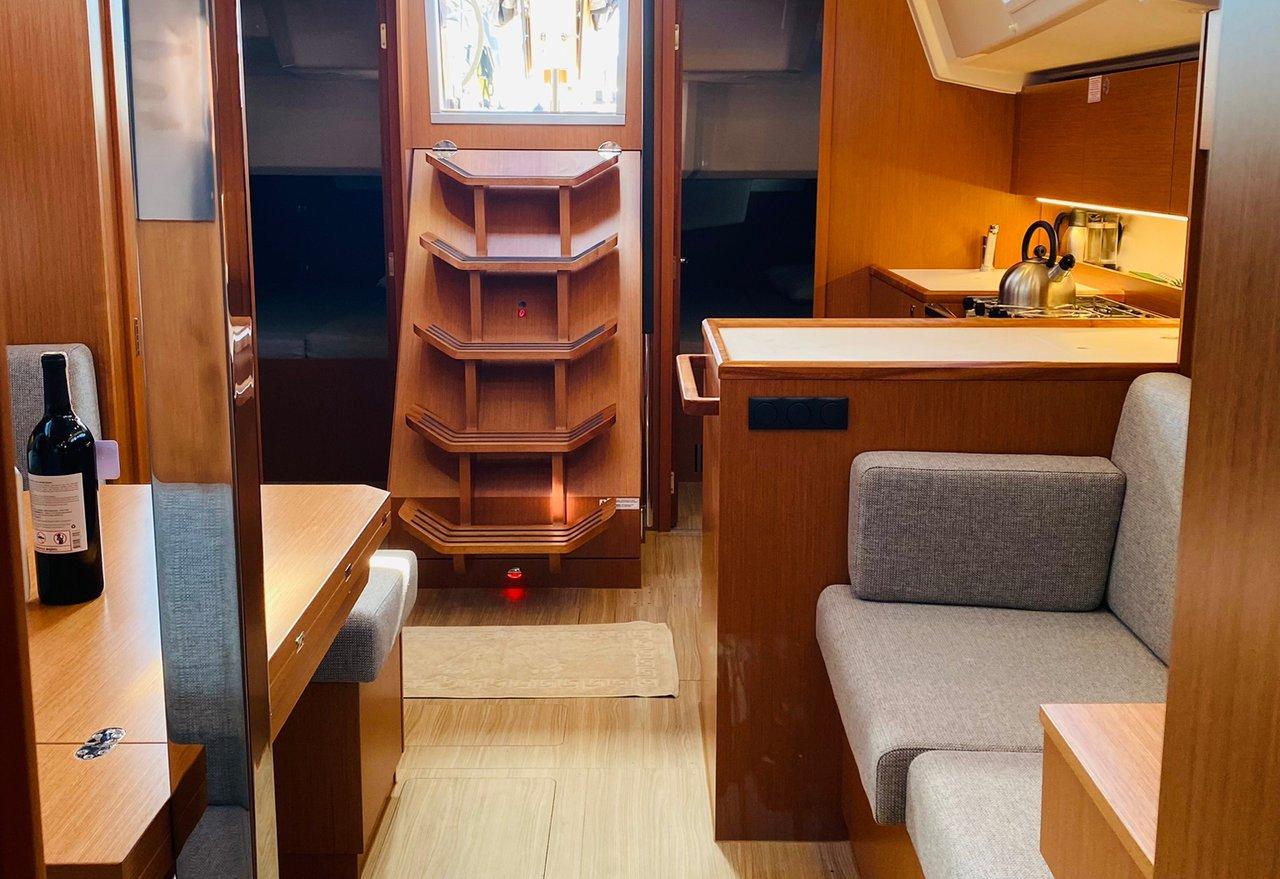 Bavaria C38, picture 6