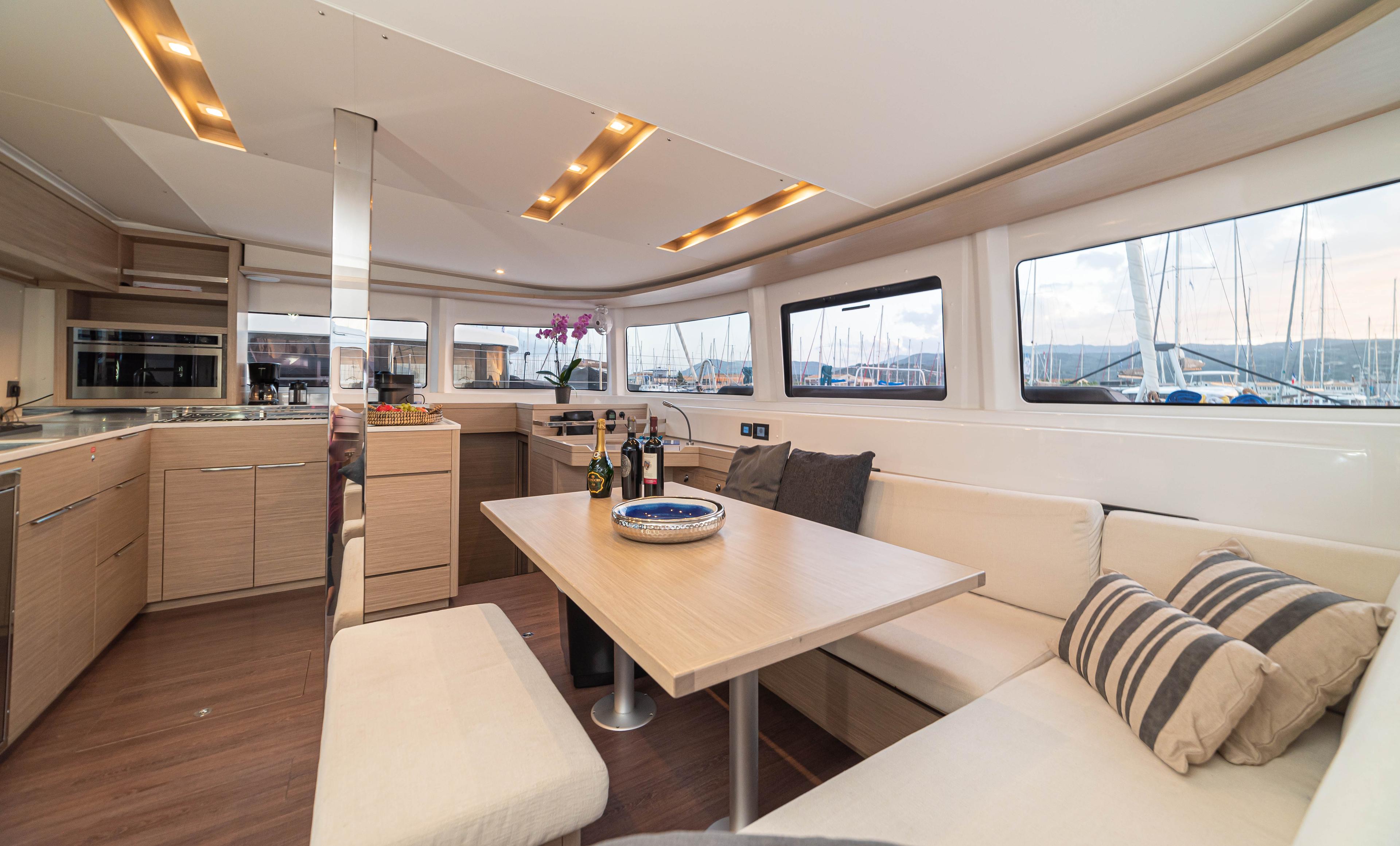 Lagoon 46 - 4 + 2 cab., picture 4