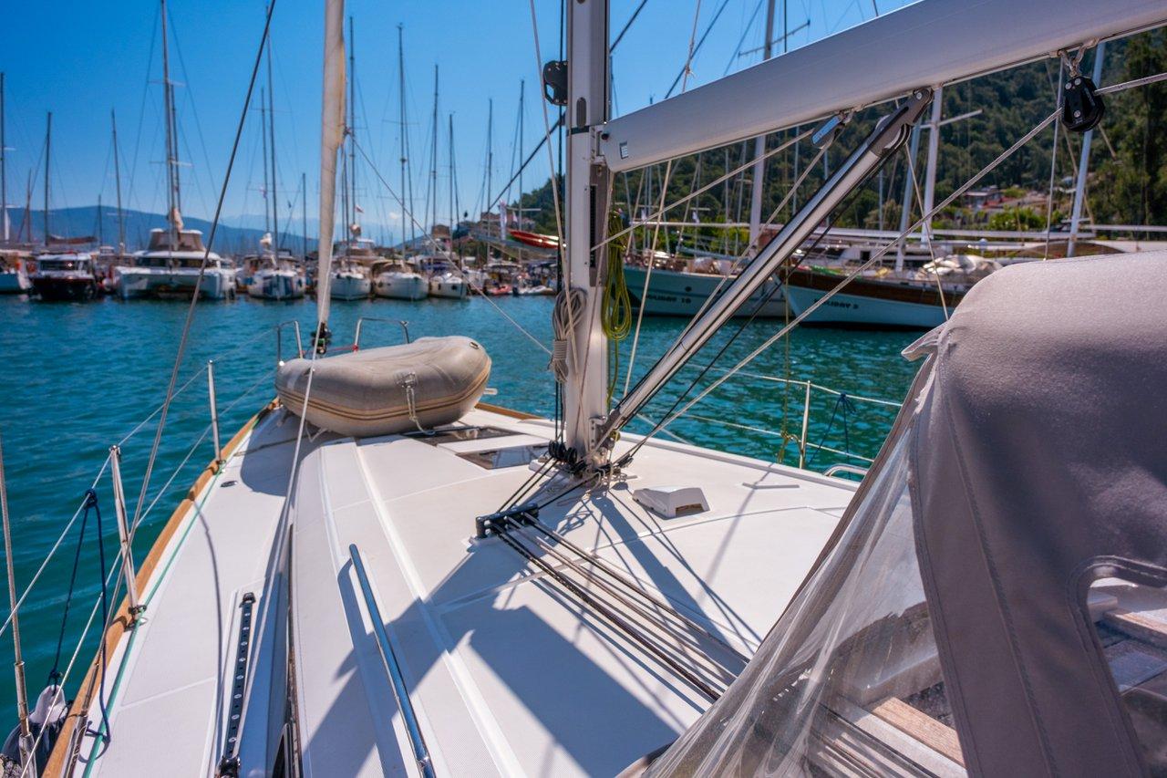 Oceanis 38.1, picture 13