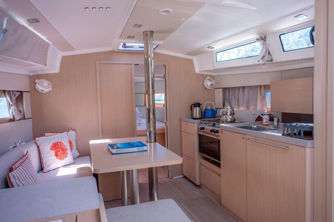 Oceanis 38.1, picture 19