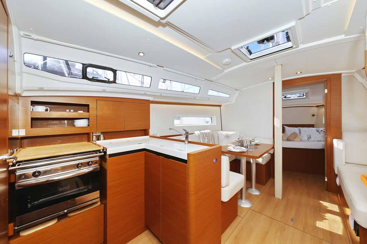 Sun Odyssey 380 Performance - 3 cab., picture 15
