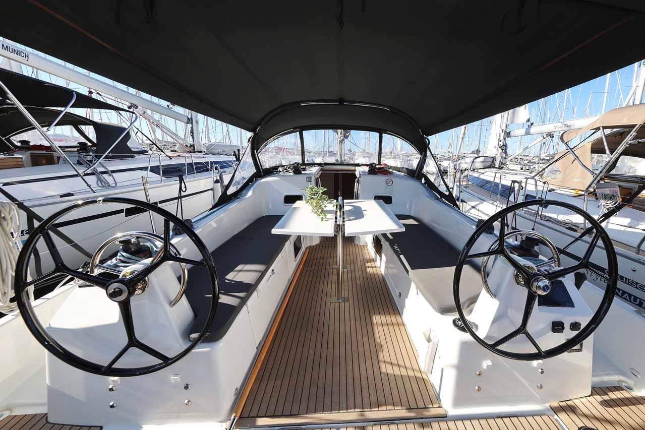 Sun Odyssey 380 Performance - 3 cab., picture 8