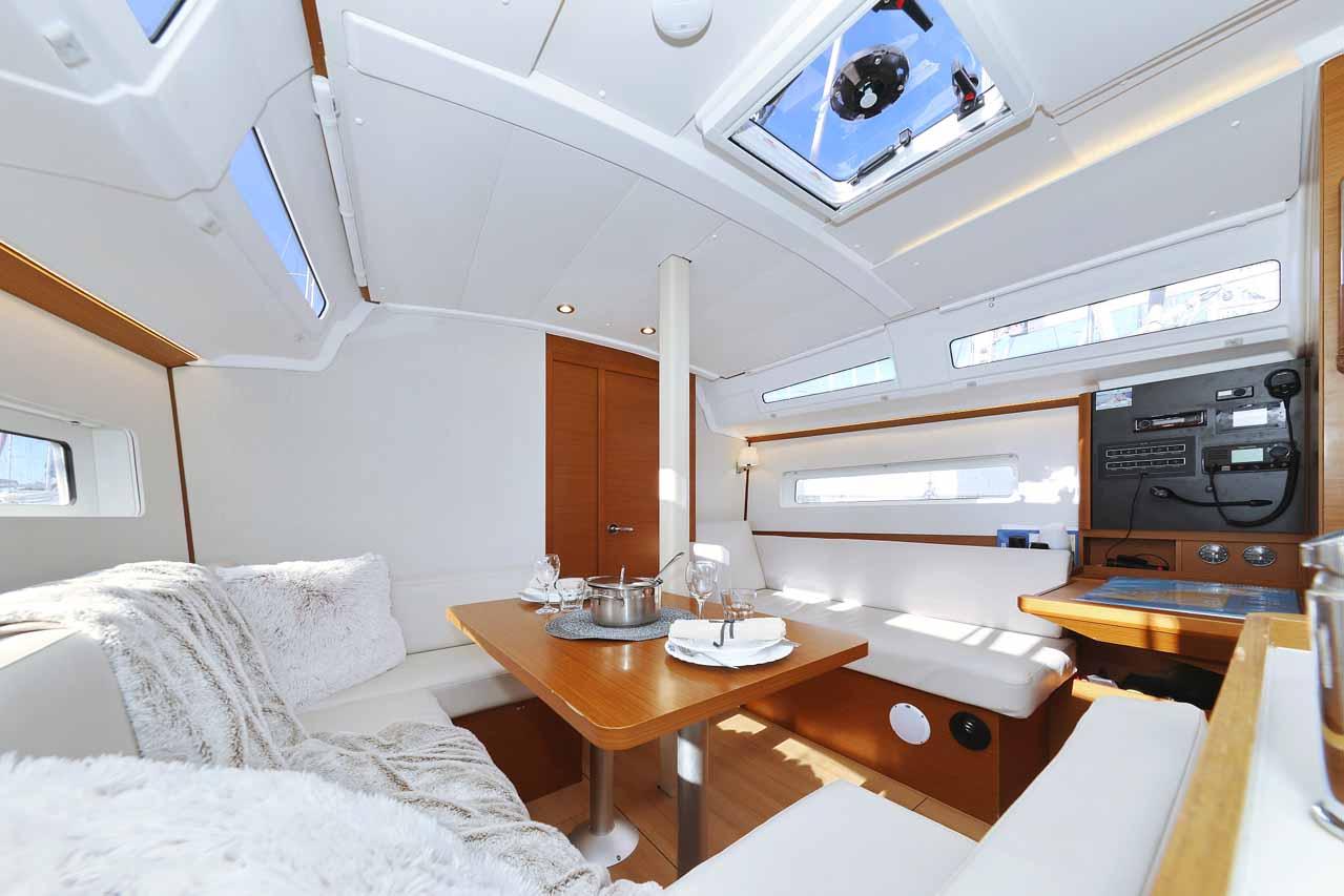 Sun Odyssey 380 Performance - 3 cab., picture 13