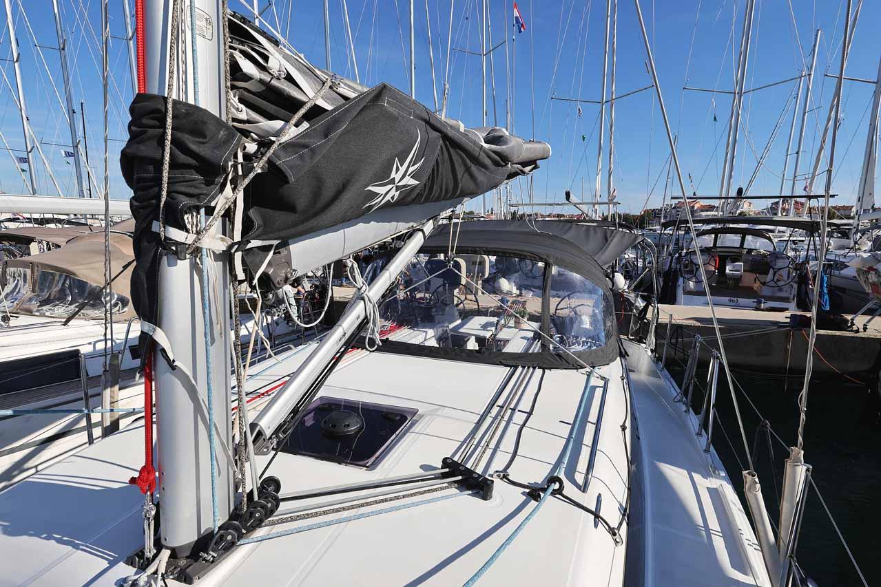 Sun Odyssey 380 Performance - 3 cab., picture 5