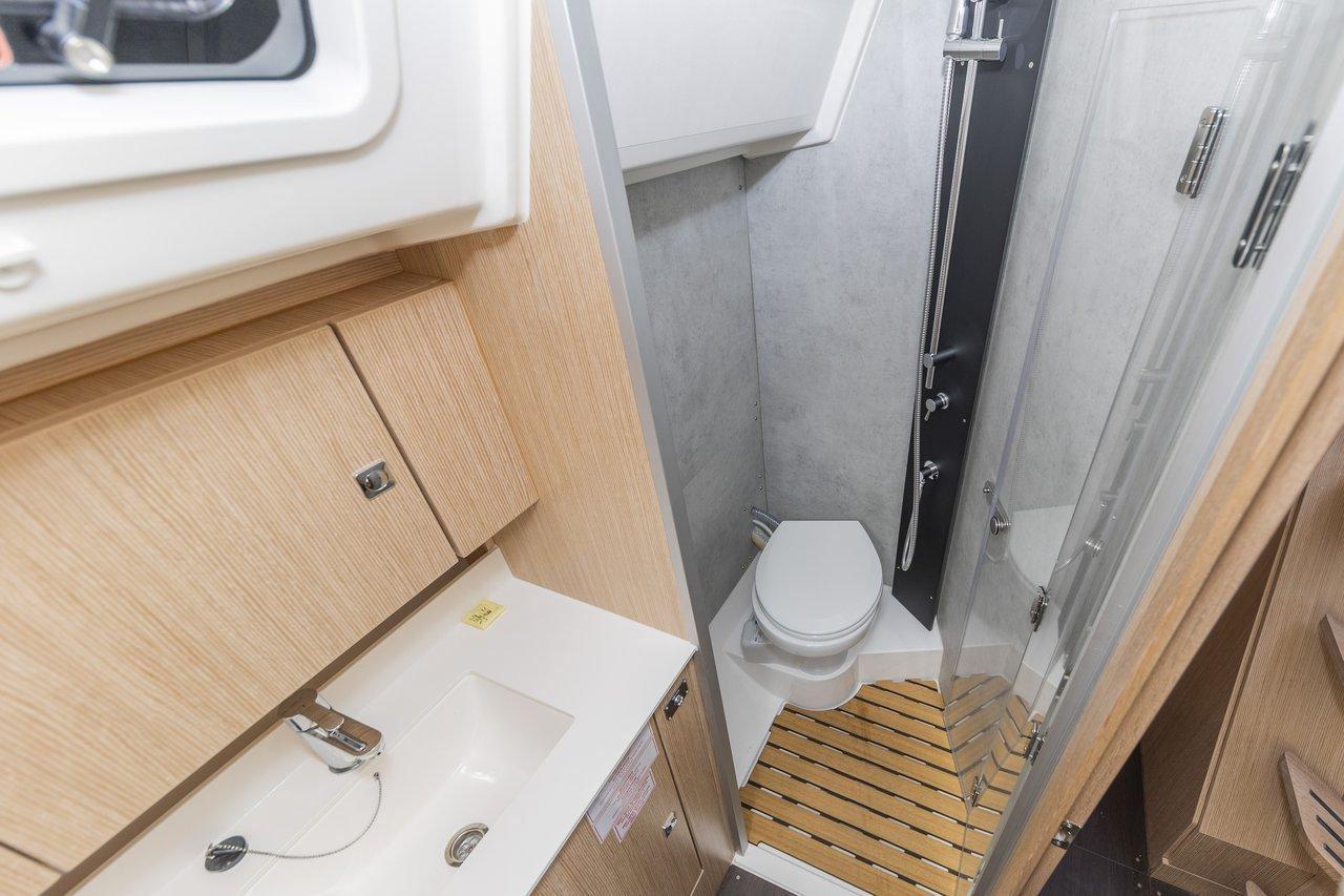 Bavaria C42, picture 31