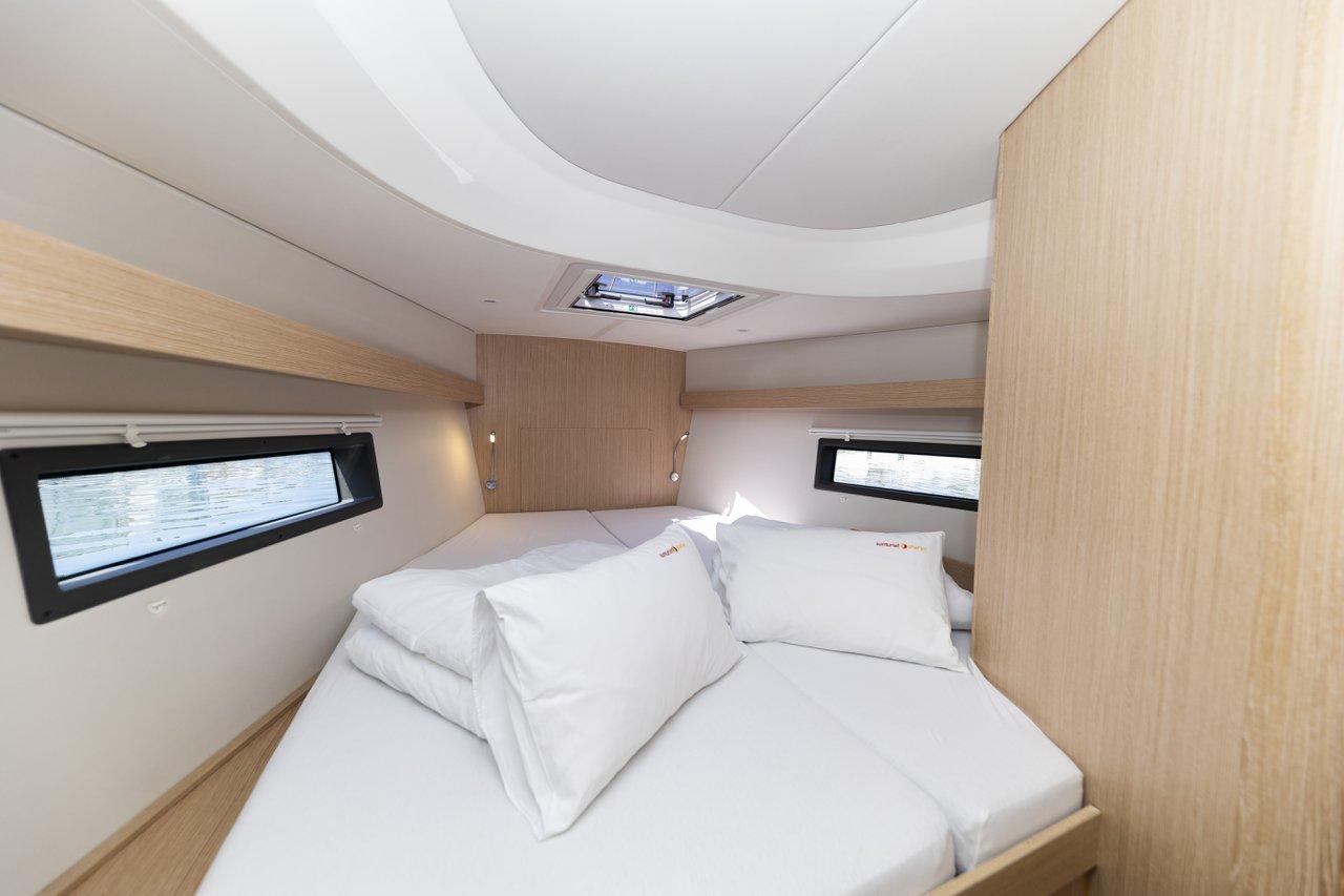 Bavaria C42, picture 26